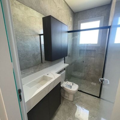 Casa Residencial/Comercial com 200m², 2 garagens, no bairro São João Do Rio Vermelho em Florianópolis