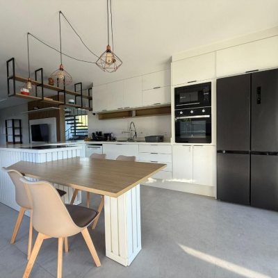 Casa Residencial com 127m², 3 quartos, 1 suíte, 2 garagens, no bairro Cachoeira Do Bom Jesus em Florianópolis