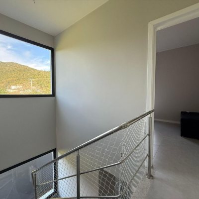 Casa Residencial com 127m², 3 quartos, 1 suíte, 2 garagens, no bairro Cachoeira Do Bom Jesus em Florianópolis