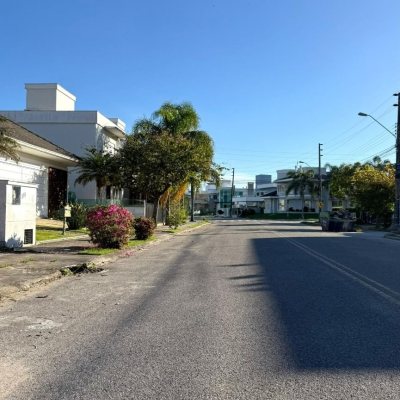 Casa Residencial com 127m², 3 quartos, 1 suíte, 2 garagens, no bairro Cachoeira Do Bom Jesus em Florianópolis