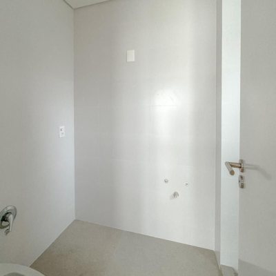 Apartamentos com 107m², 3 quartos, 1 suíte, 2 garagens, no bairro Centro em Florianópolis