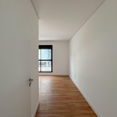 Apartamentos com 107m², 3 quartos, 1 suíte, 2 garagens, no bairro Centro em Florianópolis