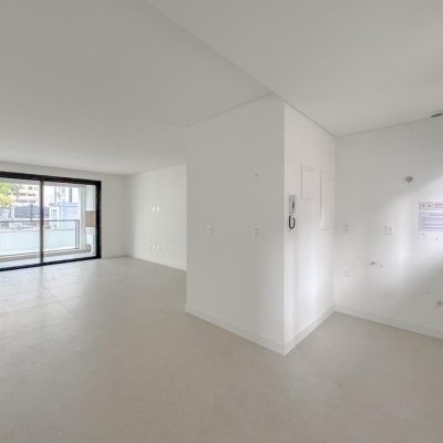 Apartamentos com 107m², 3 quartos, 1 suíte, 2 garagens, no bairro Centro em Florianópolis