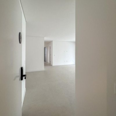 Apartamentos com 107m², 3 quartos, 1 suíte, 2 garagens, no bairro Centro em Florianópolis