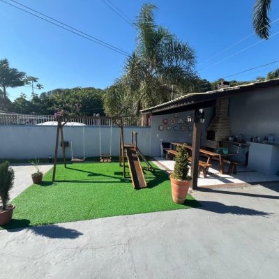 Pousada com 320m², 6 quartos, 6 suítes, 6 garagens, no bairro Rio Vermelho em Florianópolis