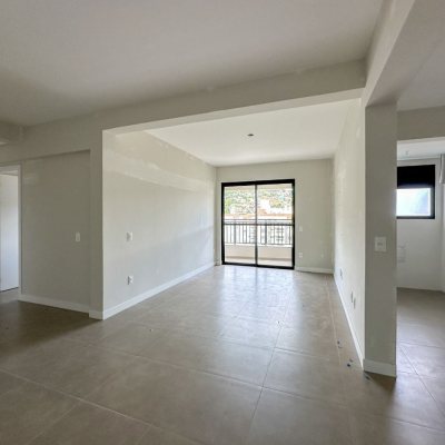 Apartamentos com 98m², 3 quartos, 1 suíte, 2 garagens, no bairro Saco Grande em Florianópolis