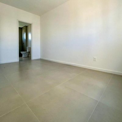 Casa em Condomínio com 95m², 3 quartos, 1 suíte, 2 garagens, no bairro Morro das Pedras em Florianópolis