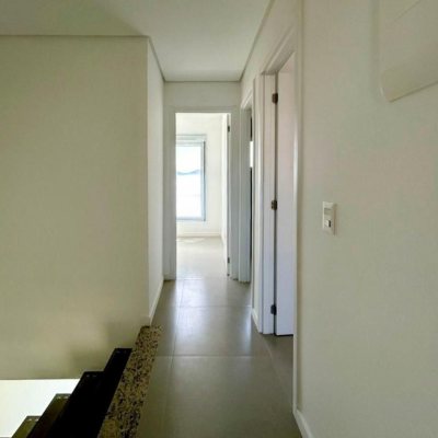 Casa em Condomínio com 95m², 3 quartos, 1 suíte, 2 garagens, no bairro Morro das Pedras em Florianópolis