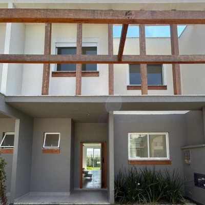 Casa em Condomínio com 95m², 3 quartos, 1 suíte, 2 garagens, no bairro Morro das Pedras em Florianópolis