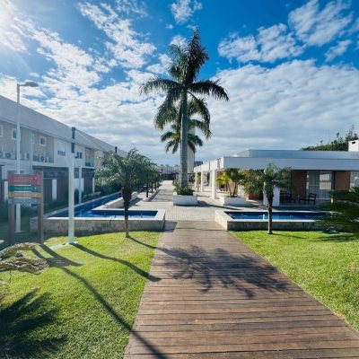 Casa em Condomínio com 95m², 3 quartos, 1 suíte, 2 garagens, no bairro Morro das Pedras em Florianópolis