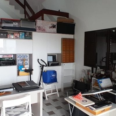 Casa Residencial com 264m², 6 quartos, 1 suíte, 4 garagens, no bairro Centro em Florianópolis