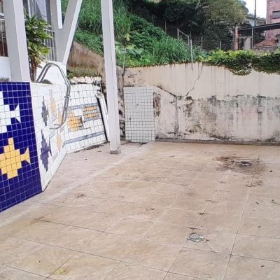 Casa Residencial com 264m², 6 quartos, 1 suíte, 4 garagens, no bairro Centro em Florianópolis