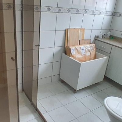 Casa Residencial com 264m², 6 quartos, 1 suíte, 4 garagens, no bairro Centro em Florianópolis