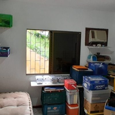 Casa Residencial com 264m², 6 quartos, 1 suíte, 4 garagens, no bairro Centro em Florianópolis