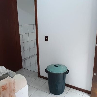 Casa Residencial com 264m², 6 quartos, 1 suíte, 4 garagens, no bairro Centro em Florianópolis