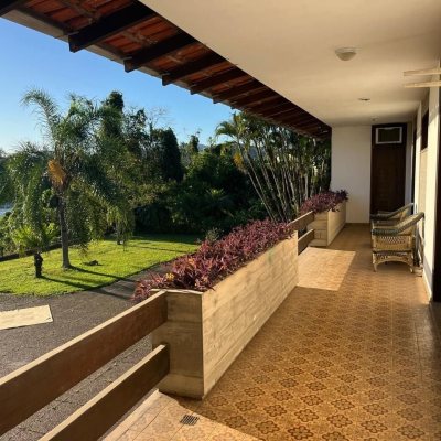 Casa Residencial com 740m², 5 quartos, 5 suítes, 5 garagens, no bairro Itoupava Seca em Blumenau