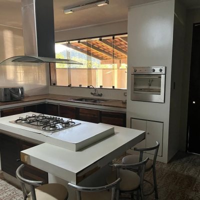 Casa Residencial com 740m², 5 quartos, 5 suítes, 5 garagens, no bairro Itoupava Seca em Blumenau