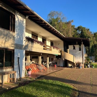 Casa Residencial com 740m², 5 quartos, 5 suítes, 5 garagens, no bairro Itoupava Seca em Blumenau