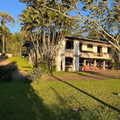 Casa Residencial com 740m², 5 quartos, 5 suítes, 5 garagens, no bairro Itoupava Seca em Blumenau