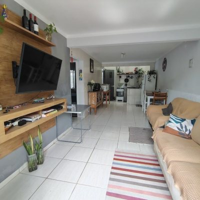 Casa Residencial com 64m², 2 quartos, 1 suíte, 1 garagem, no bairro Ingleses em Florianópolis