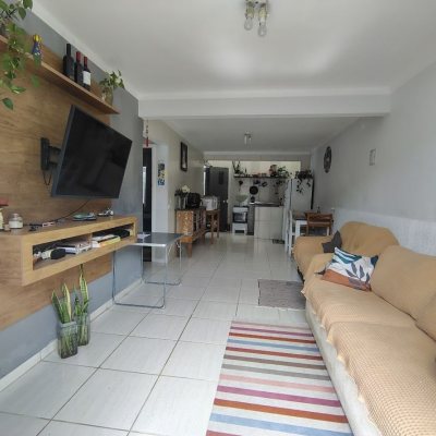 Casa Residencial com 64m², 2 quartos, 1 suíte, 1 garagem, no bairro Ingleses em Florianópolis