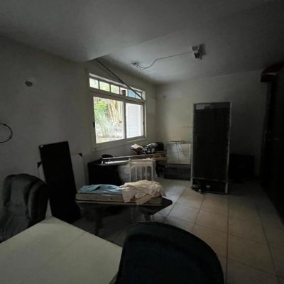 Casa Residencial com 362m², 5 quartos, 3 suítes, 6 garagens, no bairro Centro em Florianópolis