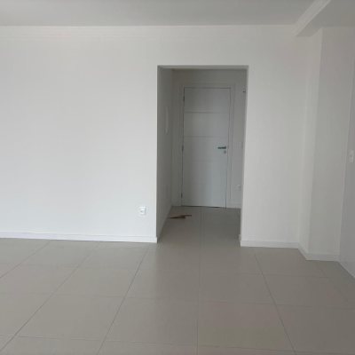 Apartamentos com 86m², 2 quartos, 1 suíte, 2 garagens, no bairro Barreiros em São José