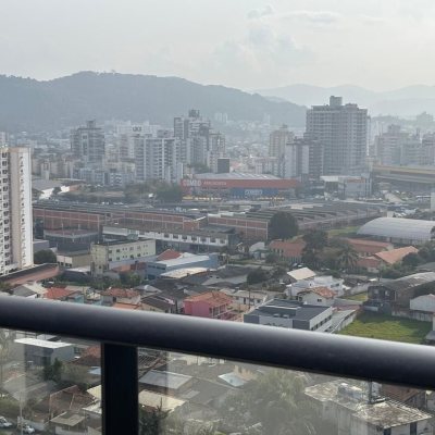 Apartamentos com 86m², 2 quartos, 1 suíte, 2 garagens, no bairro Barreiros em São José