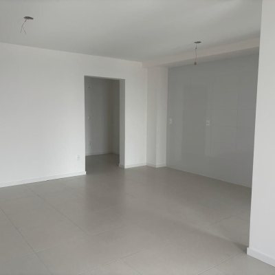 Apartamentos com 86m², 2 quartos, 1 suíte, 2 garagens, no bairro Barreiros em São José