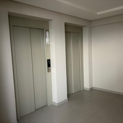 Apartamentos com 86m², 2 quartos, 1 suíte, 2 garagens, no bairro Barreiros em São José