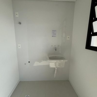 Apartamentos com 86m², 2 quartos, 1 suíte, 2 garagens, no bairro Barreiros em São José
