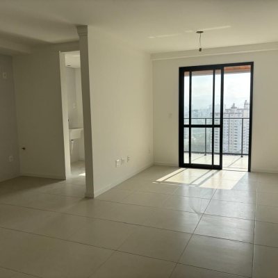 Apartamentos com 86m², 2 quartos, 1 suíte, 2 garagens, no bairro Barreiros em São José