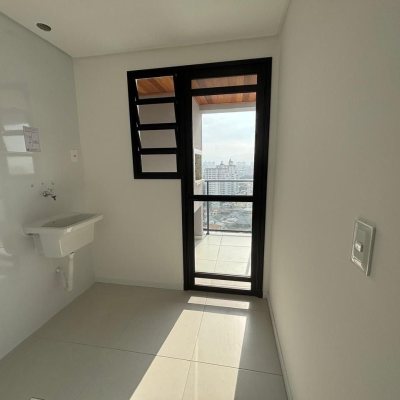 Apartamentos com 86m², 2 quartos, 1 suíte, 2 garagens, no bairro Barreiros em São José