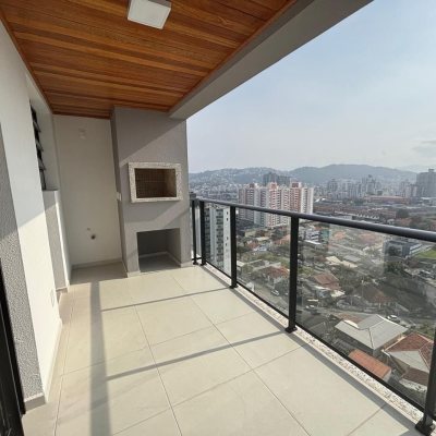Apartamentos com 86m², 2 quartos, 1 suíte, 2 garagens, no bairro Barreiros em São José