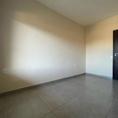 Casa Residencial com 200m², 4 quartos, 1 suíte, 2 garagens, no bairro Pântano do Sul em Florianópolis