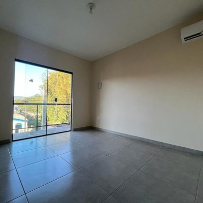 Casa Residencial com 200m², 4 quartos, 1 suíte, 2 garagens, no bairro Pântano do Sul em Florianópolis