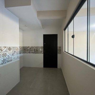 Casa Residencial com 200m², 4 quartos, 1 suíte, 2 garagens, no bairro Pântano do Sul em Florianópolis