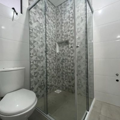 Casa Residencial com 200m², 4 quartos, 1 suíte, 2 garagens, no bairro Pântano do Sul em Florianópolis