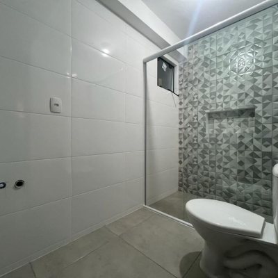 Casa Residencial com 200m², 4 quartos, 1 suíte, 2 garagens, no bairro Pântano do Sul em Florianópolis