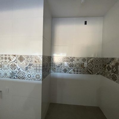 Casa Residencial com 200m², 4 quartos, 1 suíte, 2 garagens, no bairro Pântano do Sul em Florianópolis