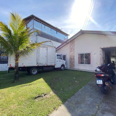 Casa Residencial com 136m², 3 quartos, 2 garagens, no bairro Jardim Eldorado em Palhoça