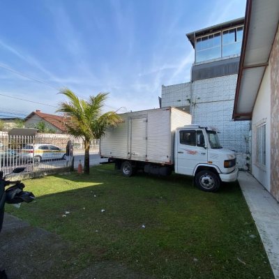 Casa Residencial com 136m², 3 quartos, 2 garagens, no bairro Jardim Eldorado em Palhoça