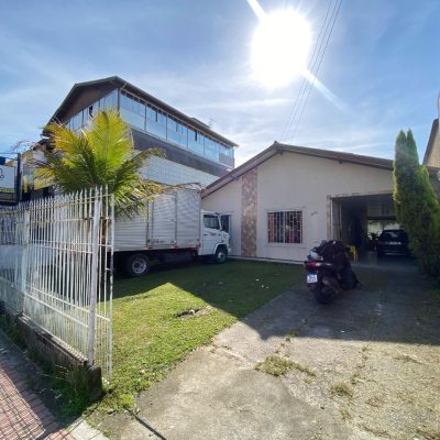 Casa Residencial com 136m², 3 quartos, 2 garagens, no bairro Jardim Eldorado em Palhoça