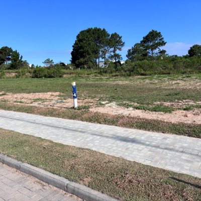 Terrenos Residenciais com 385m², no bairro São João Do Rio Vermelho em Florianópolis