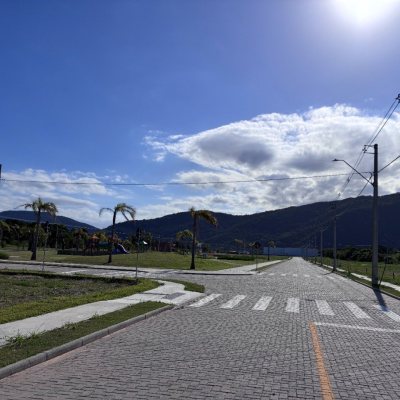 Terrenos Residenciais com 385m², no bairro São João Do Rio Vermelho em Florianópolis