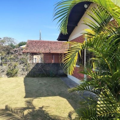 Casa Residencial com 148m², 3 quartos, 1 suíte, 2 garagens, no bairro Cachoeira Do Bom Jesus em Florianópolis