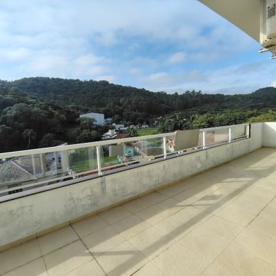 Cobertura com 126m², 3 quartos, 1 suíte, 2 garagens, no bairro Jurerê em Florianópolis