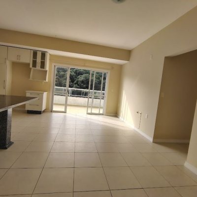 Cobertura com 126m², 3 quartos, 1 suíte, 2 garagens, no bairro Jurerê em Florianópolis
