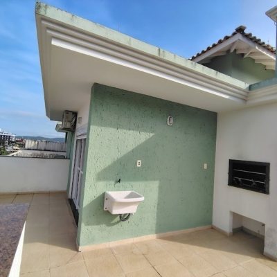 Cobertura com 126m², 3 quartos, 1 suíte, 2 garagens, no bairro Jurerê em Florianópolis