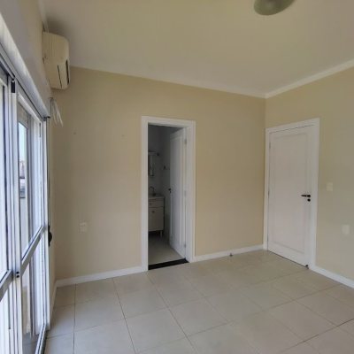 Cobertura com 126m², 3 quartos, 1 suíte, 2 garagens, no bairro Jurerê em Florianópolis